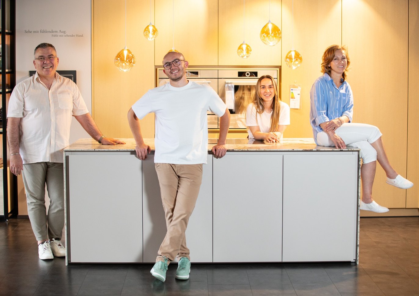 Das Team von Küchenwelten Trossingen in der Ausstellung