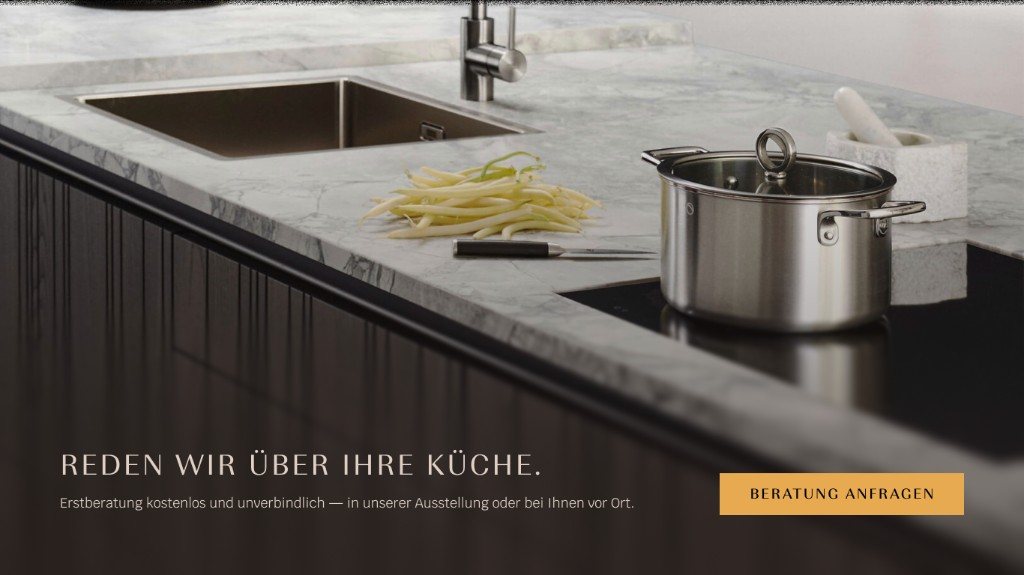 Marmor-Arbeitsplatte mit Spüle und Kochtopf